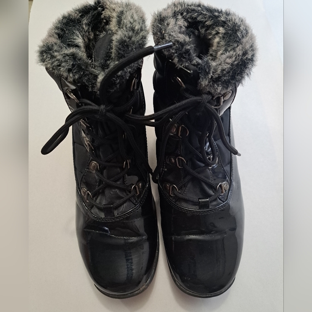 Khombu Ladies Lisa Rain/Snow Boot   Size 9